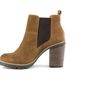 Crevo alicia suede platform Chelsea boot